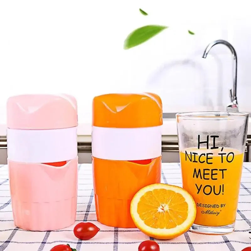 Portable Manual Citrus Juicer for Orange Lemon Fruit Squeezer Child Outdoor Potable Juicer Machine 300ML Orange Juice Cup