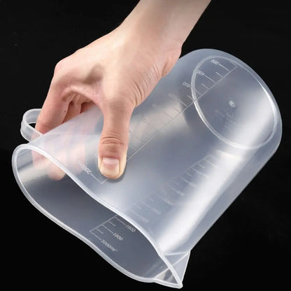 Plastic Graduated Measuring Cup Large Capacity Scale Laboratory Beaker Clear with Lid Transparent Mixing Cup Kitchen Baking